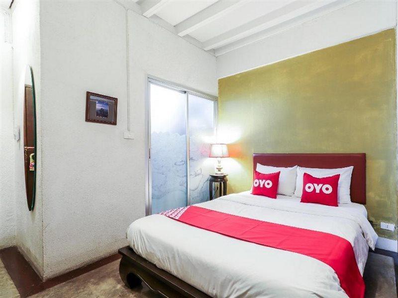 Oyo 391 Pat'S Klangviang Guesthouse 치앙마이 외부 사진