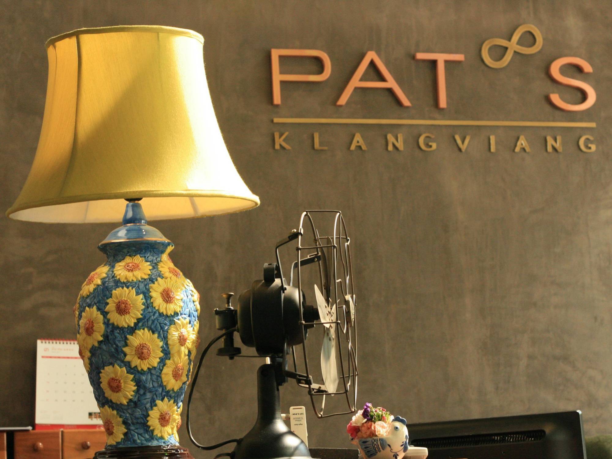 Oyo 391 Pat'S Klangviang Guesthouse 치앙마이 외부 사진