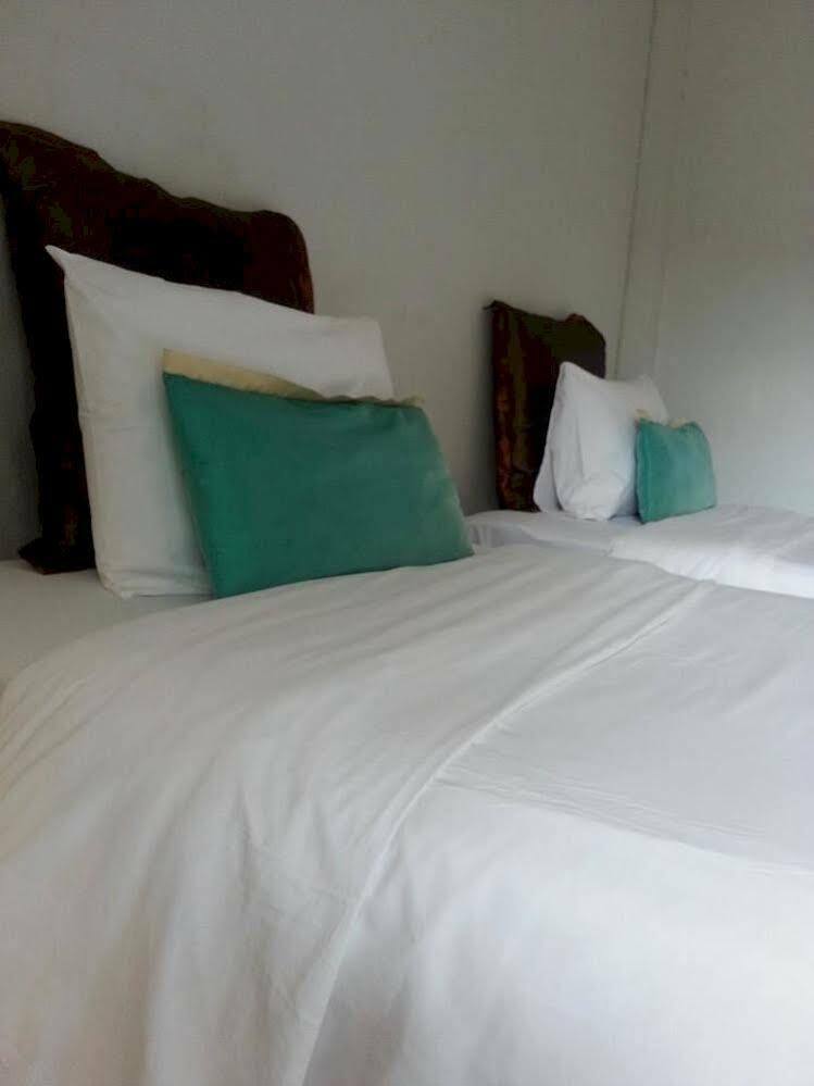 Oyo 391 Pat'S Klangviang Guesthouse 치앙마이 외부 사진