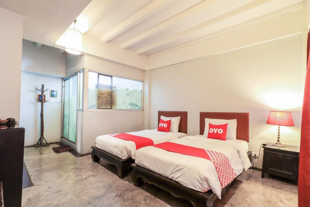 Oyo 391 Pat'S Klangviang Guesthouse 치앙마이 외부 사진