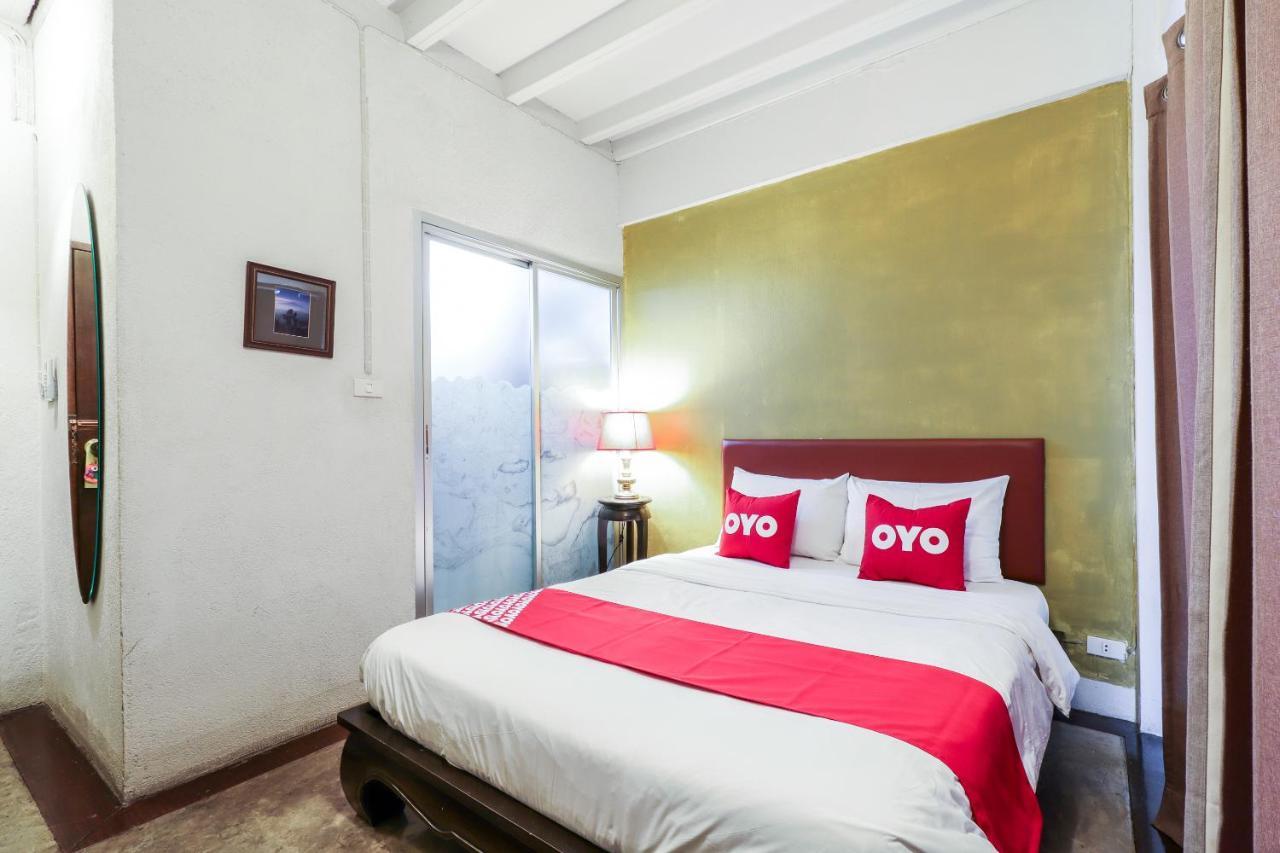 Oyo 391 Pat'S Klangviang Guesthouse 치앙마이 외부 사진
