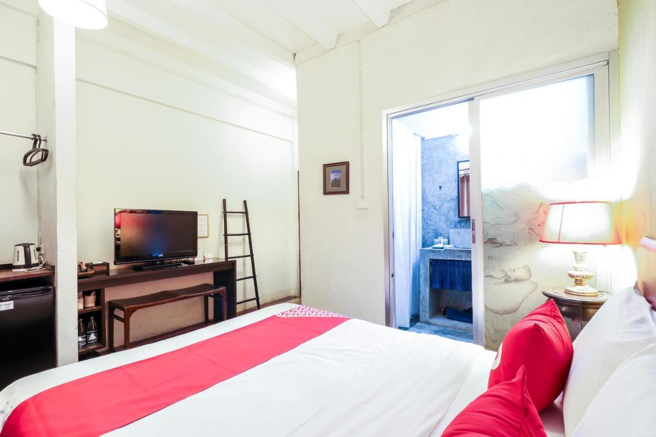 Oyo 391 Pat'S Klangviang Guesthouse 치앙마이 외부 사진